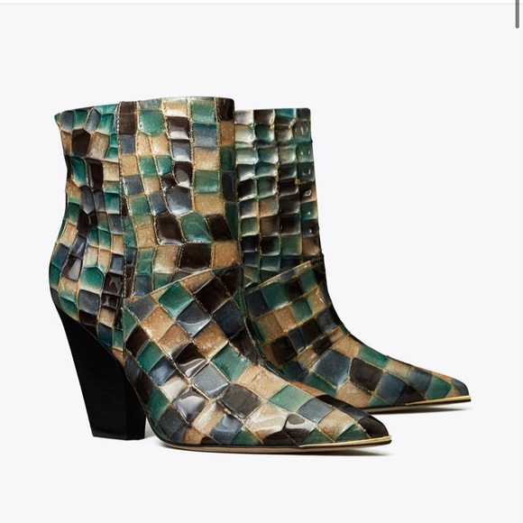 TORY BURCH LILA HAND PAINTED EMBOSSED PATENT LEATHER BOOTS MADE IN ITALY 🇮🇹 - Picture 3 of 16